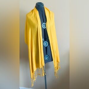 🏆2/$20 NWOT Suzy Shier Elegant Yellow Scarf